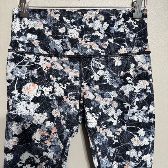 Lululemon Wunder Under Crop (Hi-Rise) 21" Spring Bloom Multi size 8 - Picture 4 of 6